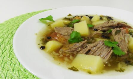 Густой мясной суп с барбарисом и кориандром — Кулинарные видео рецепты
