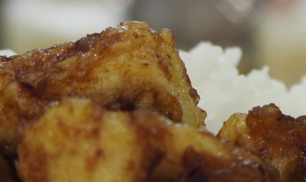 Кусочки куриного филе в пряном соусе — Кулинарные видео рецепты